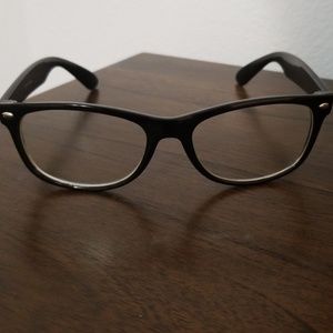 Free Eyeglasses!!